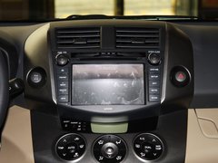 一汽丰田  RAV4 2.0L AT 中控仪表台上方