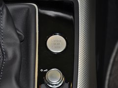 一汽奥迪  30 FSI CVT 车辆点火开关特写