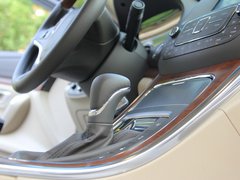 荣威950 2012款 3.0L 自动 旗舰版