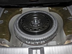 荣威950 2012款 3.0L 自动 旗舰版