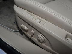 荣威950 2012款 3.0L 自动 旗舰版