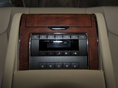 荣威950 2012款 3.0L 自动 旗舰版
