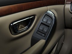 荣威950 2012款 3.0L 自动 旗舰版