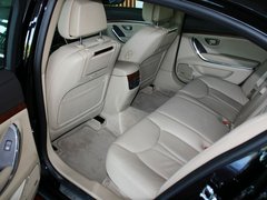 荣威950 2012款 3.0L 自动 旗舰版