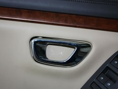 荣威950 2012款 3.0L 自动 旗舰版