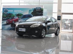 长安福特  新福克斯三厢 1.6L MT 车辆左前45度视角