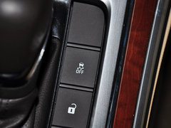 荣威950 2012款 2.0L 自动 典雅版