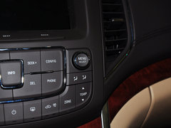 荣威950 2012款 2.0L 自动 典雅版