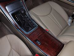 荣威950 2012款 2.0L 自动 典雅版