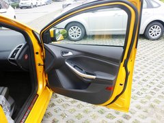福克斯（进口） 2013款 ST 2.0T 手动 橙色版