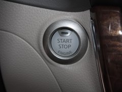 东风日产  轩逸 1.8 XL CVT 车辆点火开关特写