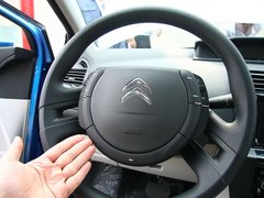世嘉 2012款 两厢 1.6L 自动 乐尚型