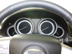 一汽马自达  2.0 自动 轿跑 方向盘后方仪表盘