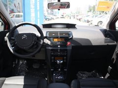 东风雪铁龙  世嘉两厢 2.0 AT 中控台整体