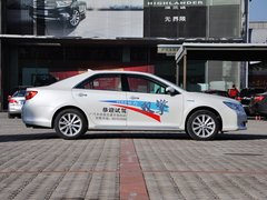 广汽丰田  尊瑞 2.5HQ CVT 车辆正右侧