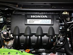 广汽本田  飞度 1.3L CVT 发动机主体特写