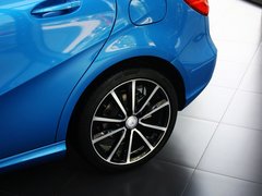 奔驰B级 2012款 B200 1.6T 