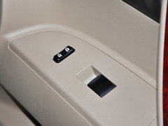 汉兰达 2012款 2.7L 自动 至尊版 7座