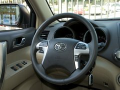 汉兰达 2012款 2.7L 自动 豪华版 7座