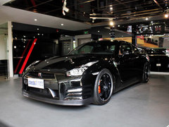 日产(进口)  日产GT-R 3.8T DCT 车辆左前45度视角