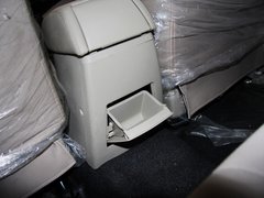 陆风X8 2012款 2.4L 手动 探索版汽油4X4豪华型 5座