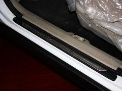 陆风X8 2012款 2.4L 手动 探索版汽油4X4豪华型 5座