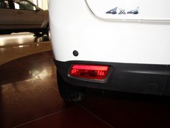 陆风X8 2012款 2.4L 手动 探索版汽油4X4豪华型 5座