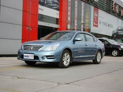 东风日产  天籁 2.5L CVT 车辆左前45度视角