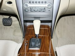 东风日产  天籁 2.5L CVT 挂档把手特写