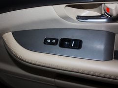 比亚迪S6 2013款 劲悦版 2.0L 手动 尊贵型 5座
