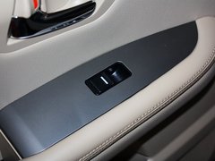 比亚迪S6 2013款 劲悦版 2.0L 手动 尊贵型 5座