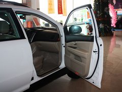 比亚迪S6 2013款 劲悦版 2.0L 手动 尊贵型 5座