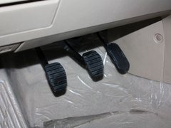 比亚迪S6 2013款 劲悦版 2.0L 手动 尊贵型 5座