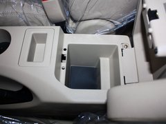 比亚迪S6 2013款 劲悦版 2.0L 手动 尊贵型 5座