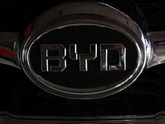 比亚迪S6 2013款 劲悦版 2.0L 手动 尊贵型 5座