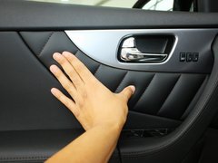 英菲尼迪FX 2013款 FX37 3.7L 自动 超越版 5座