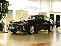 雷克萨斯  2.5 CVT 车辆左前45度视角