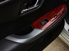 皇冠 2012款 2.5L 自动 V6 Royal Saloon 尊贵版