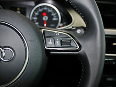 一汽奥迪  奥迪A4L 40TFSI DCT 方向盘右侧