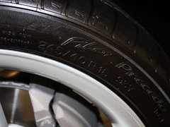 一汽奥迪 奥迪A4L 40TFSI DCT 前轮型号特写