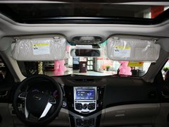 比亚迪  速锐 1.5T MT 前遮阳板打开