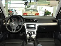 上海大众 1.6L 自动 中控台整体