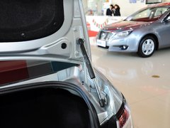 奔腾B90 2012款 2.0L 手动 舒适型