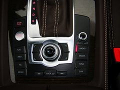 奥迪Q7 2013款 35TFSI 专享型 5座