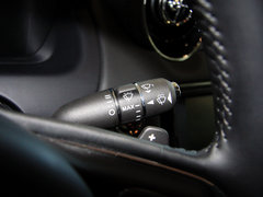 捷豹  XJL 5.0SC AT 方向盘右侧控制杆