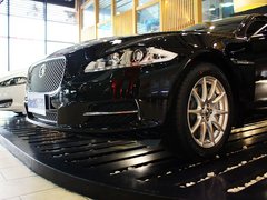 捷豹XJ 2013款 2.0T 自动 全景商务版