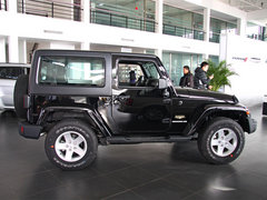 Jeep吉普  3.6L 车辆正右侧