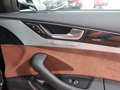 奥迪S8 2013款 4.0TFSI quattro