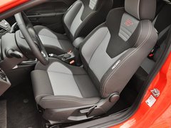 福特(进口)  1.6T 手动 驾驶席座椅前45度视图