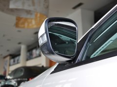 MG MG6 掀背 1.8L AT 反光镜外侧下视